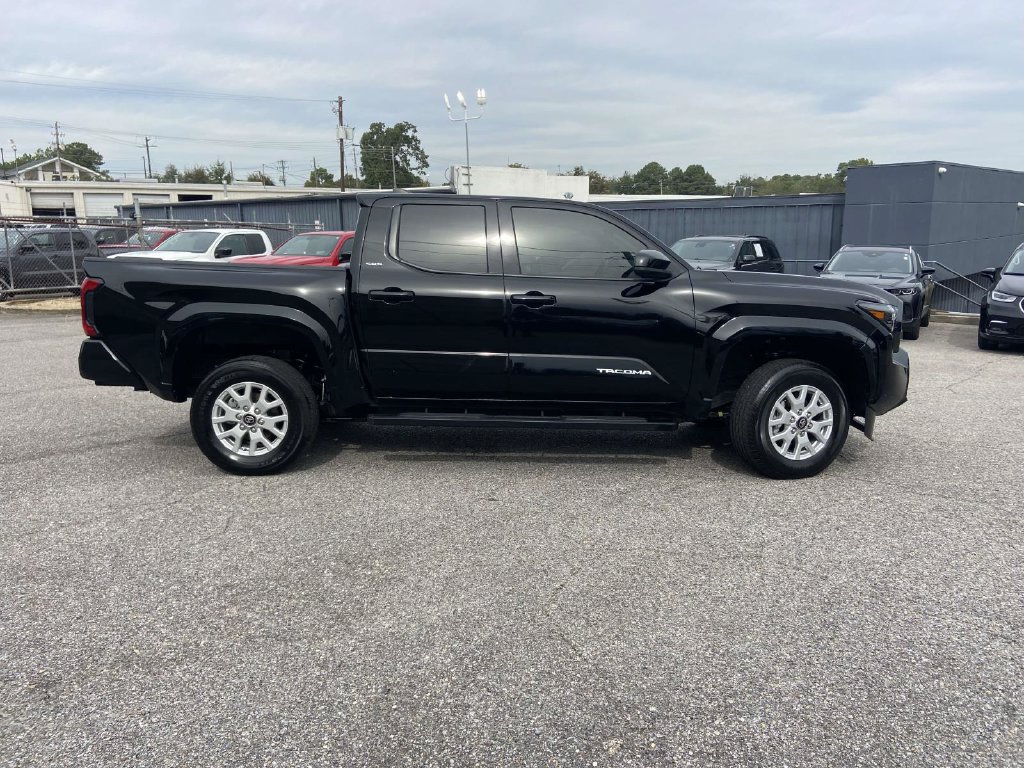 Used 2025 Toyota Tacoma SR5 RWD image 2