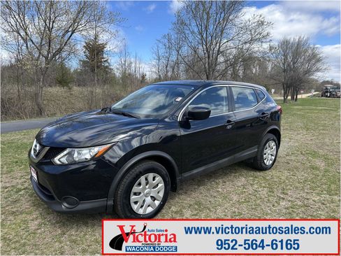 Used 2018 Nissan Rogue Sport S AWD/4WD image 1