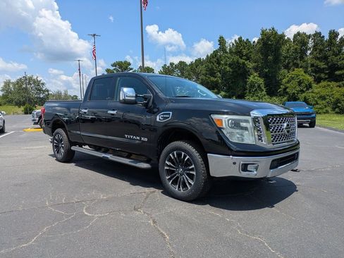 Used 2016 Nissan Titan SV AWD/4WD image 2