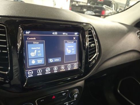 Used 2018 Jeep Compass Limited w/ Navigation Group AWD/4WD image 16