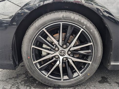 Used 2023 Toyota Camry SE image 6