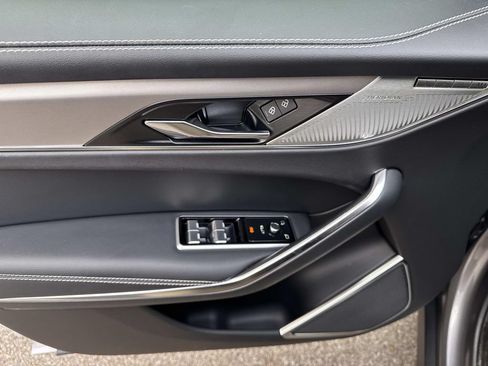 Certified 2024 Jaguar F-PACE R-Dynamic S AWD/4WD image 19