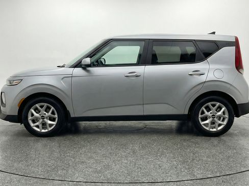 Used 2025 Kia Soul LX w/ LX Technology Package image 5