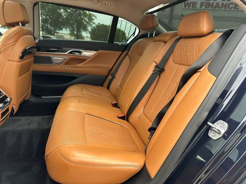 Used 2020 BMW 740i w/ Premium Package RWD image 21