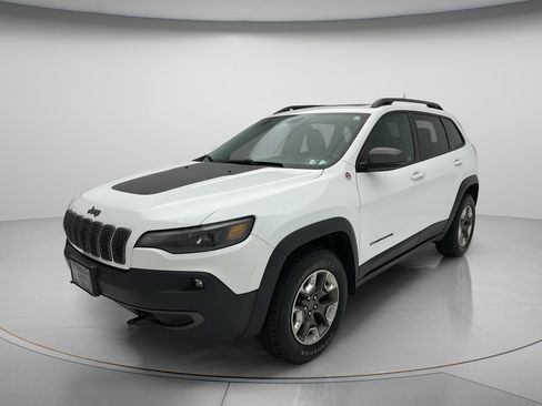 Used 2019 Jeep Cherokee Trailhawk w/ Comfort/Convenience Group AWD/4WD image 3