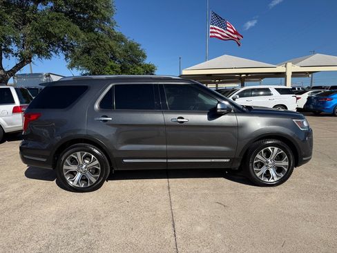 Used 2018 Ford Explorer Platinum AWD/4WD image 8