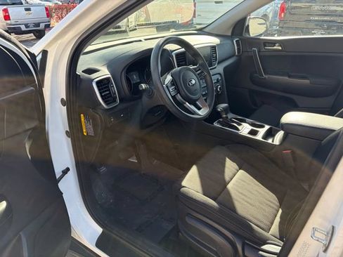 Used 2022 Kia Sportage LX AWD/4WD image 13