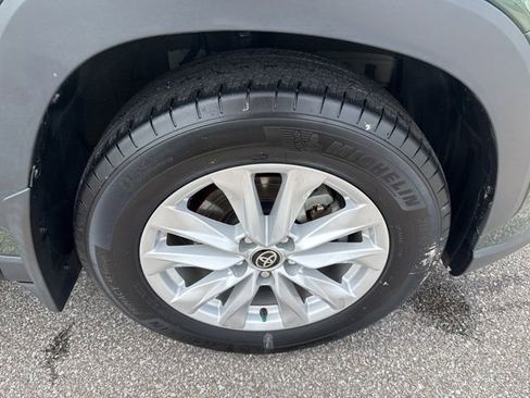 Used 2024 Toyota Corolla Cross LE FWD image 13