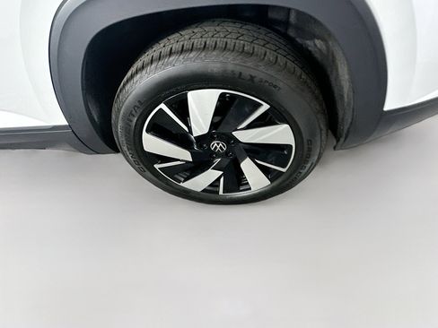 Used 2025 Volkswagen Atlas Cross Sport SE image 11