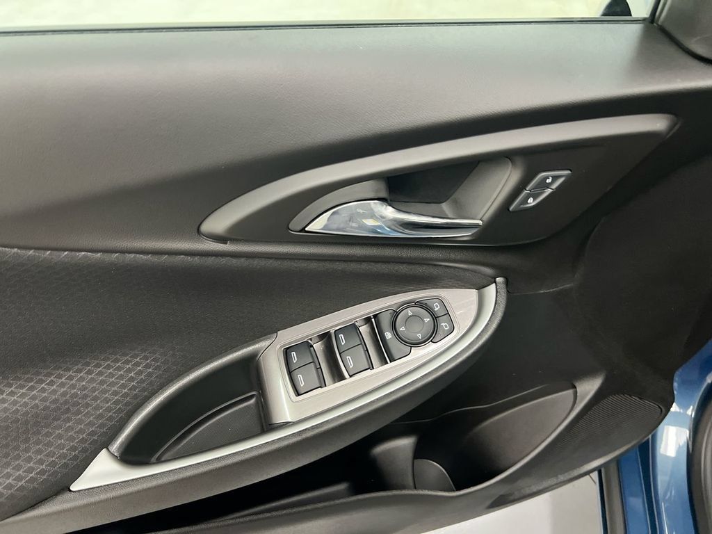 Used 2024 Chevrolet Malibu RS FWD image 20