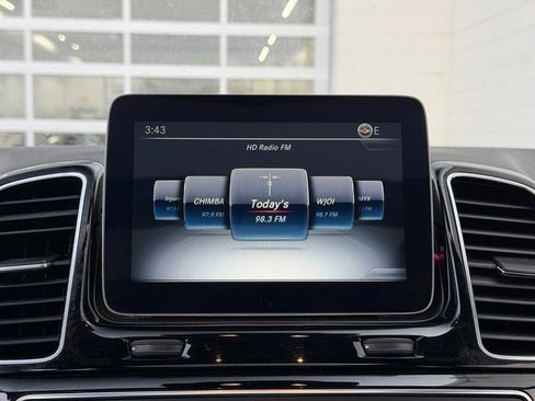 Used 2019 Mercedes-Benz GLE 400 4MATIC image 32