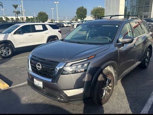 Used 2025 Nissan Pathfinder SV w/ Cargo Package image 1