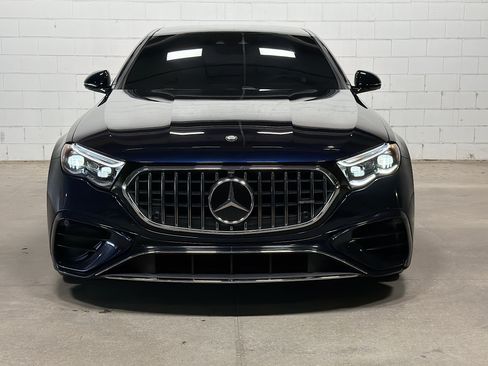Used 2025 Mercedes-Benz E 53 AMG e 4MATIC Sedan image 9