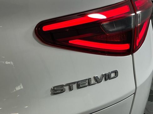 Used 2023 Alfa Romeo Stelvio Sprint image 12