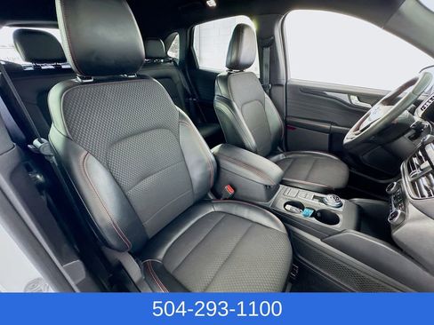 Used 2023 Ford Escape ST-Line Select AWD/4WD image 28