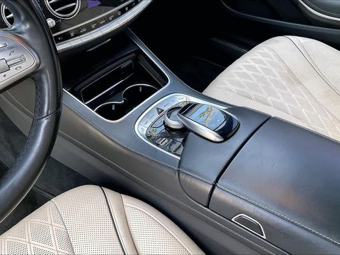 Used 2018 Mercedes-Benz S 560 Sedan image 16