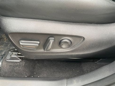 Used 2025 Toyota Grand Highlander FWD image 23