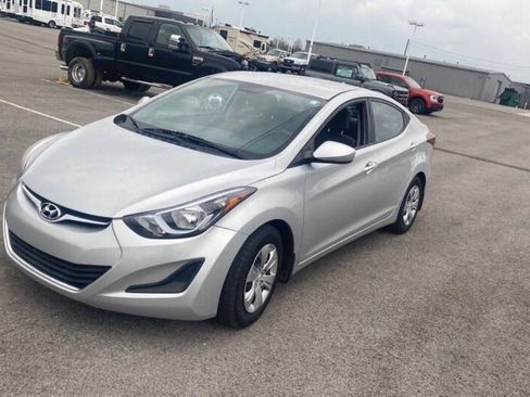 Used 2016 Hyundai Elantra SE image 7