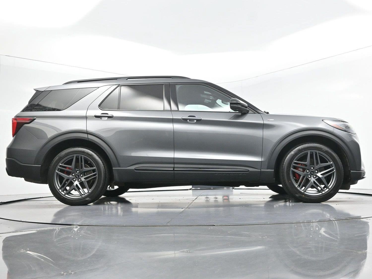 Used 2025 Ford Explorer ST-Line w/ Premium Package RWD image 55
