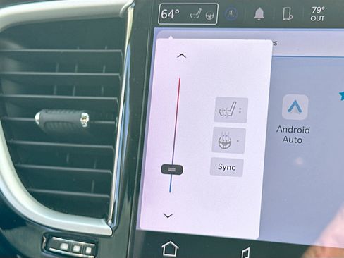 Used 2023 Chrysler Pacifica Touring-L image 19