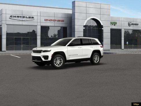 New 2026 Jeep Grand Cherokee 2WD image 2