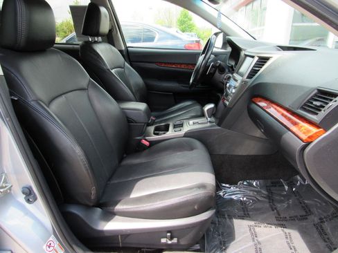 Used 2012 Subaru Outback 3.6R Limited AWD/4WD image 7
