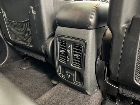 Used 2018 Jeep Grand Cherokee Altitude AWD/4WD image 31