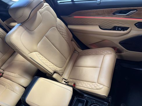 Used 2025 Jeep Grand Cherokee L Summit image 14