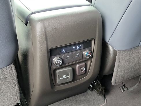 Used 2023 Buick Enclave Essence w/ Experience Buick Package FWD image 14