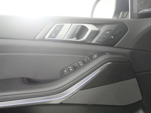 Certified 2026 BMW X5 sDrive40i w/ Climate Comfort Package RWD image 8