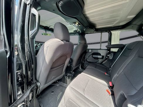 Used 2023 Jeep Wrangler Unlimited Sport AWD/4WD image 33