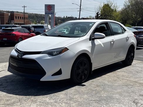 Used 2017 Toyota Corolla LE image 5
