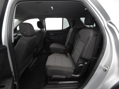 Used 2018 Chevrolet Traverse LT image 39