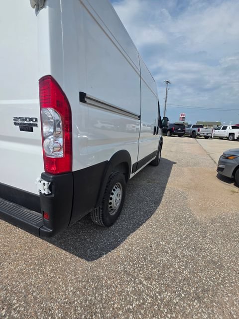 Used 2024 RAM ProMaster 2500 w/ Convenience Group FWD image 7