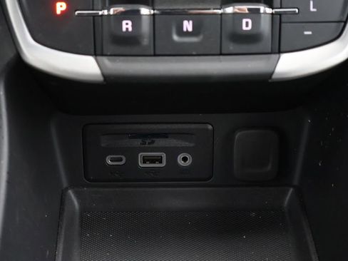 Used 2024 GMC Terrain SLT w/ LPO, Floor Liner Package AWD/4WD image 21