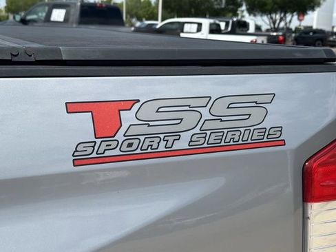Used 2015 Toyota Tundra SR5 w/ SR5 Upgrade Package RWD image 6