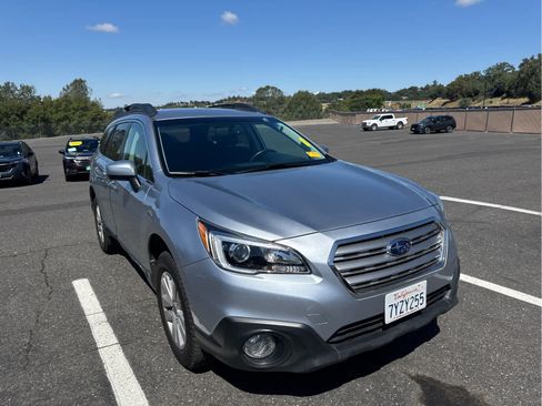 Used 2016 Subaru Outback 2.5i Premium AWD/4WD image 3