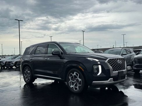 Used 2022 Hyundai Palisade Calligraphy w/ Cargo Package FWD image 3