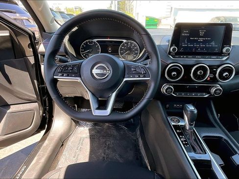 Used 2025 Nissan Sentra SR FWD image 5