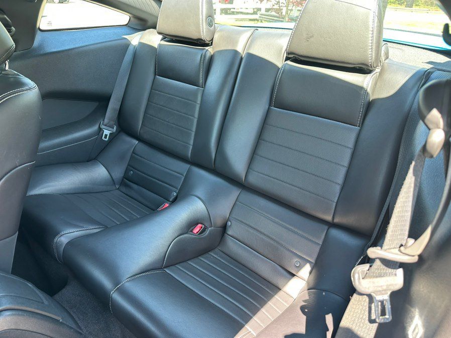 Used 2013 Ford Mustang GT Premium w/ Security Pkg RWD image 14