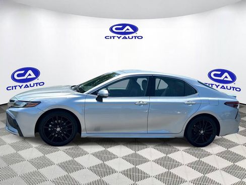 Used 2024 Toyota Camry XSE FWD image 3