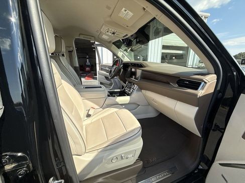 Certified 2023 GMC Yukon Denali image 35