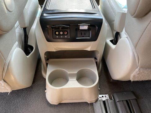 Used 2015 Toyota Sienna XLE Premium FWD image 43