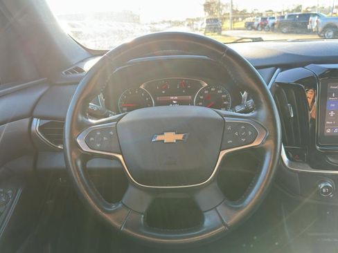 Used 2022 Chevrolet Traverse LT FWD image 11