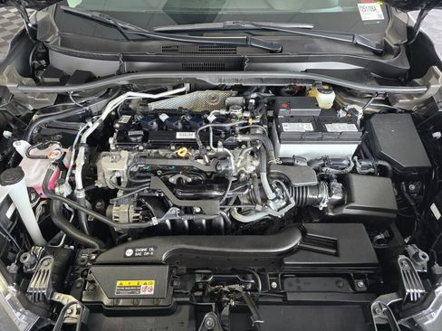 Certified 2025 Toyota Corolla Cross L AWD/4WD image 9