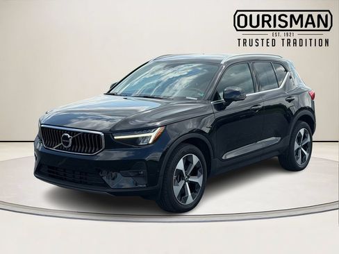 Certified 2023 Volvo XC40 B5 Plus w/ Driver Assist Package AWD/4WD image 5