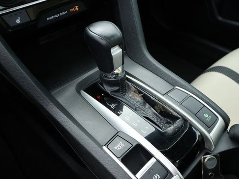 Used 2019 Honda Civic EX image 15