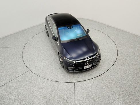 Used 2023 Mercedes-Benz EQS 580 4MATIC Sedan image 9