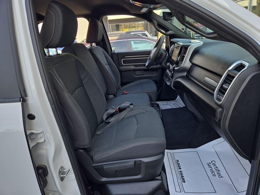 Used 2025 RAM 3500 Big Horn AWD/4WD image 17