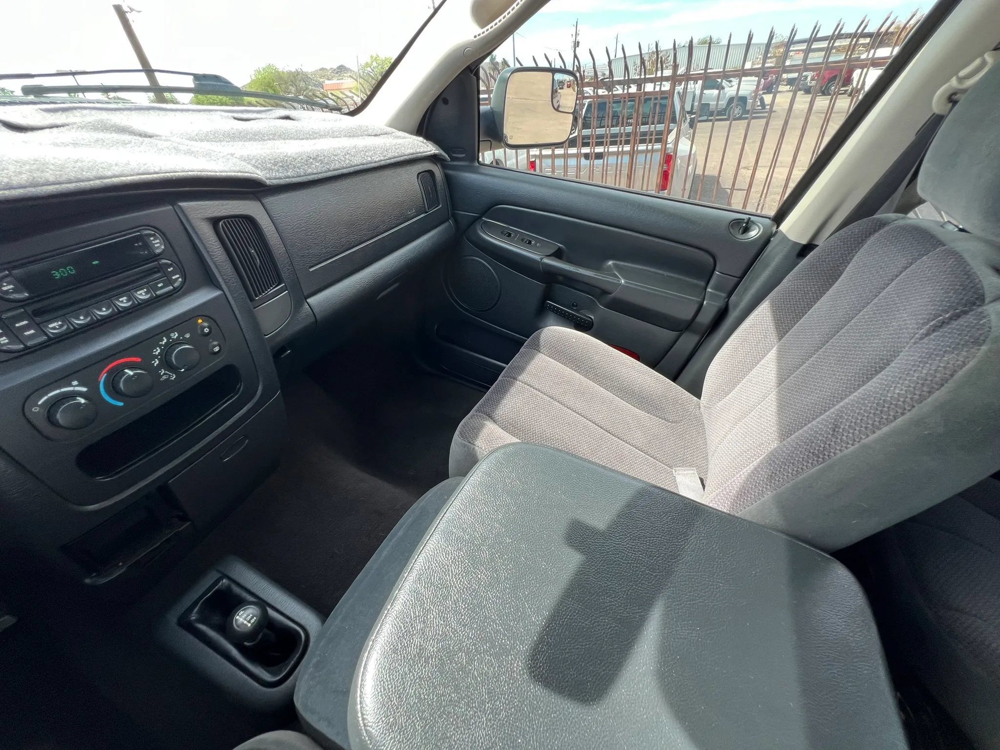 Used 2005 Dodge Ram 2500 Truck SLT AWD/4WD image 30